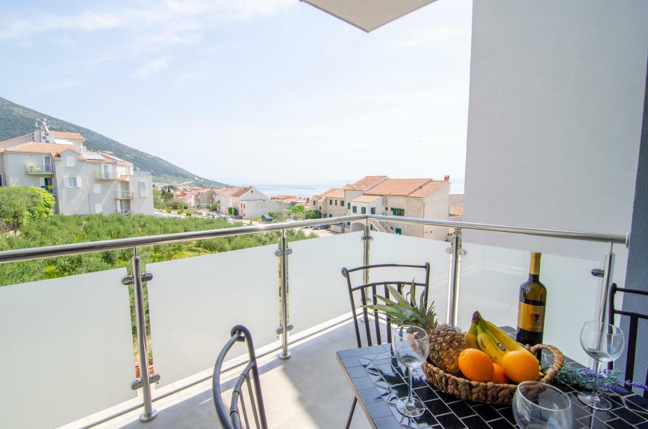 Apartments Sara 3 Bol Luaran gambar