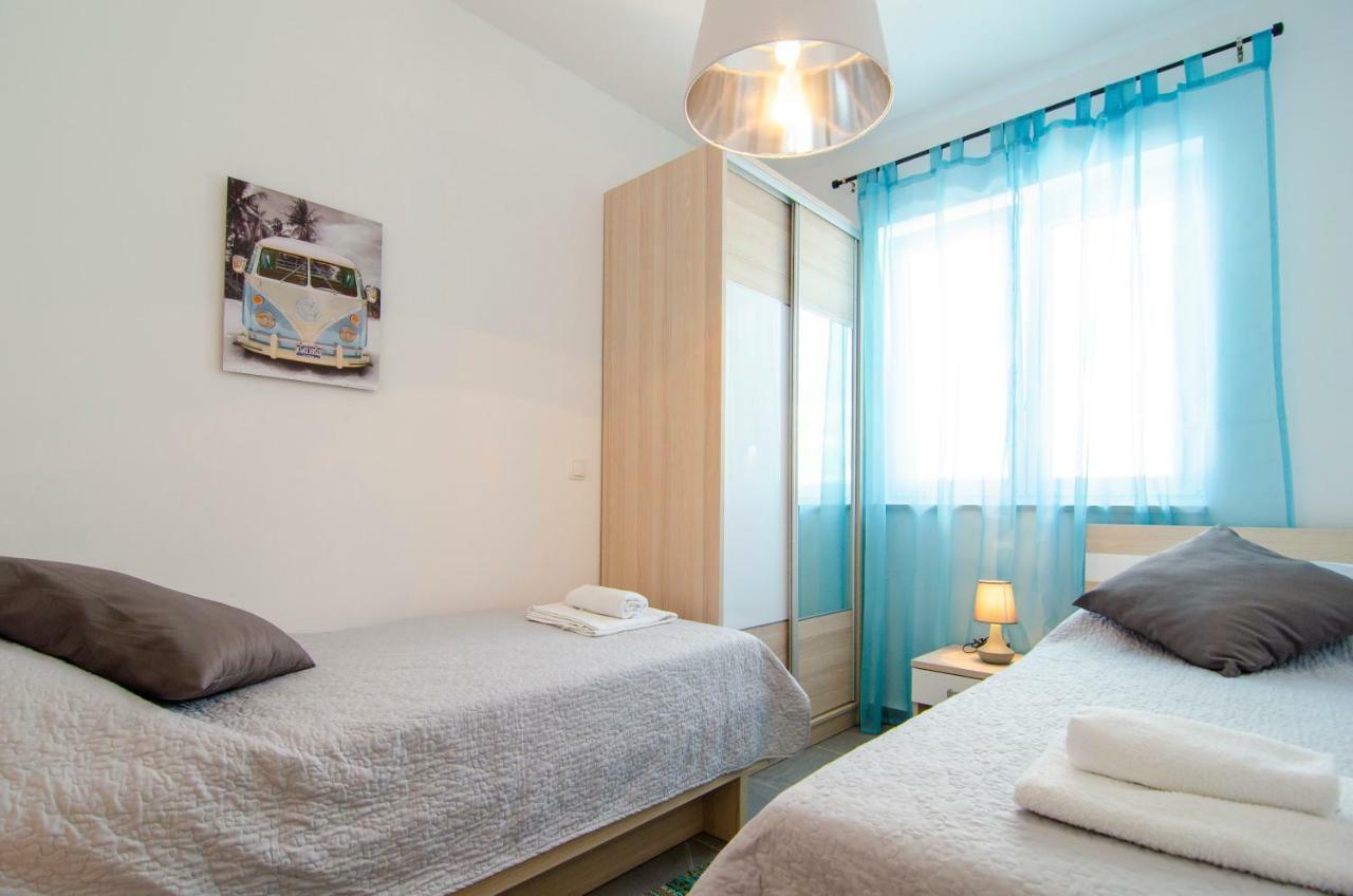 Apartments Sara 3 Bol Luaran gambar
