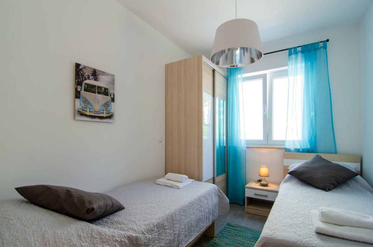 Apartments Sara 3 Bol Luaran gambar