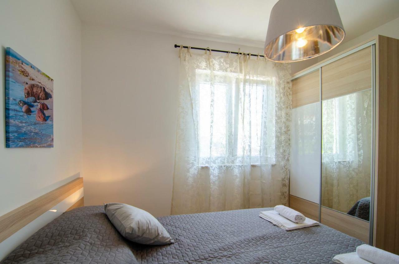 Apartments Sara 3 Bol Luaran gambar