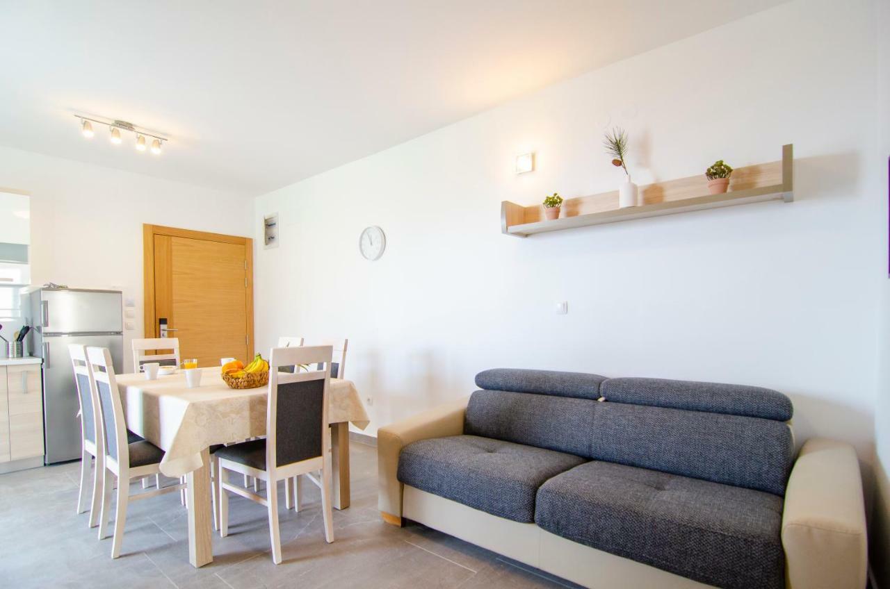 Apartments Sara 3 Bol Luaran gambar