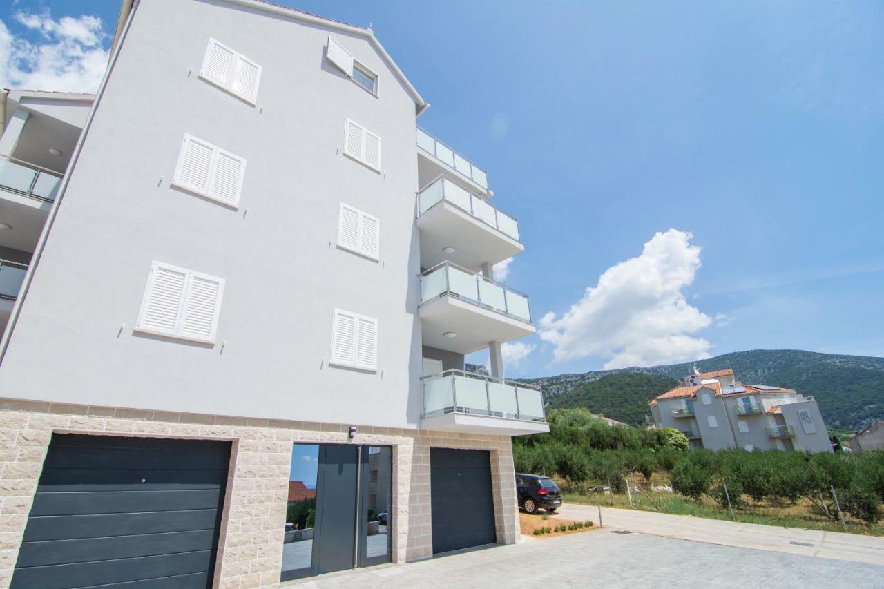 Apartments Sara 3 Bol Luaran gambar