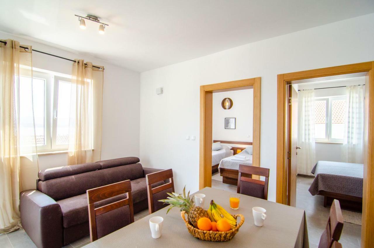 Apartments Sara 3 Bol Luaran gambar