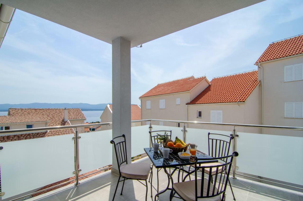 Apartments Sara 3 Bol Luaran gambar